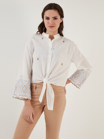 LELA Blouse in Wit: voorkant