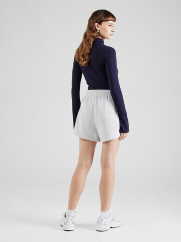 Abercrombie & Fitch Regular Broek in Grijs