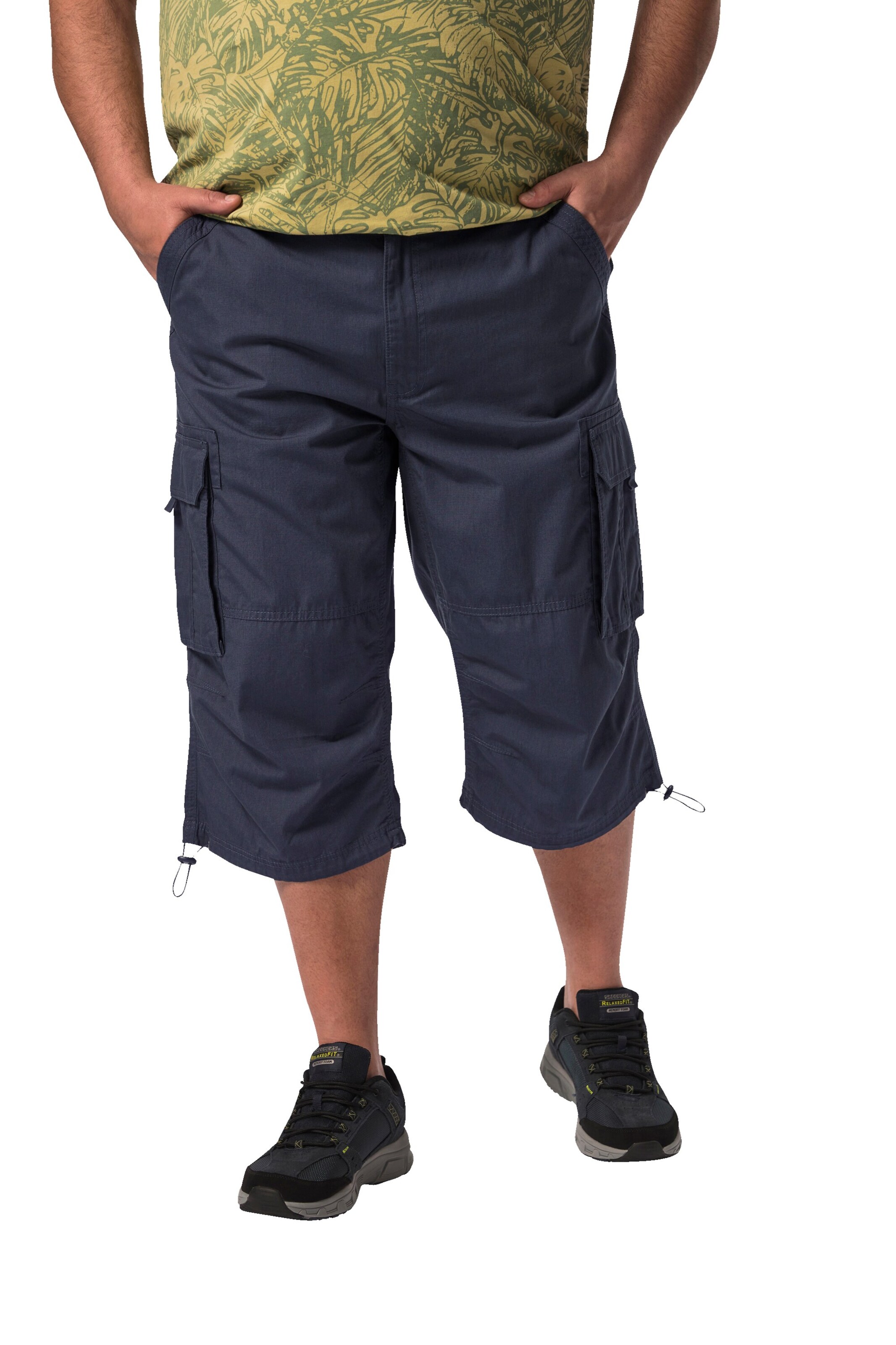 Men Plus Regular Cargo trousers in Blue: front