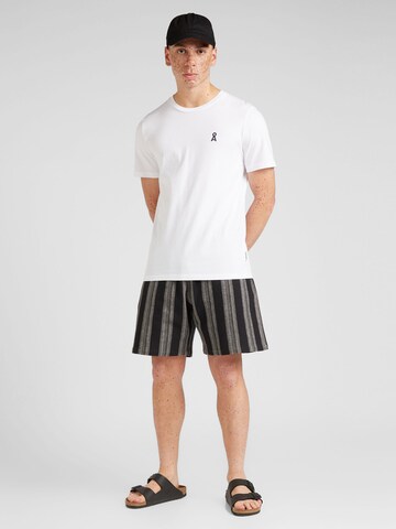 Carhartt WIP Loosefit Shorts 'Dodson' in Schwarz