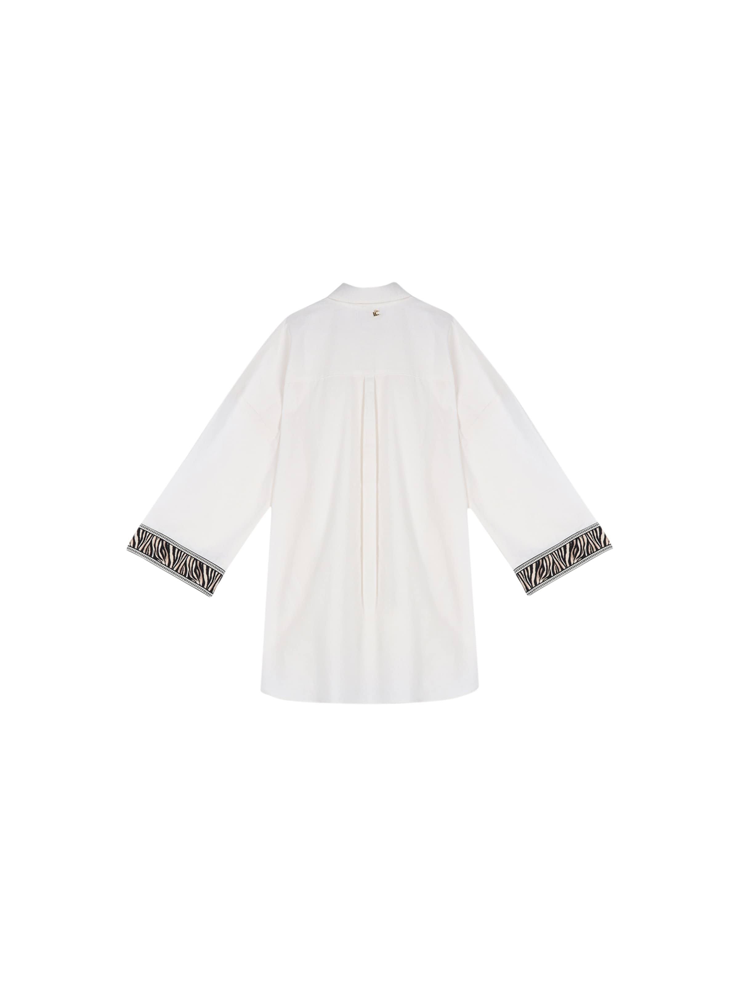 Lola Casademunt Halenka – bílá