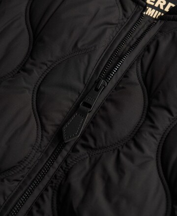 Superdry Tussenmantel in Zwart