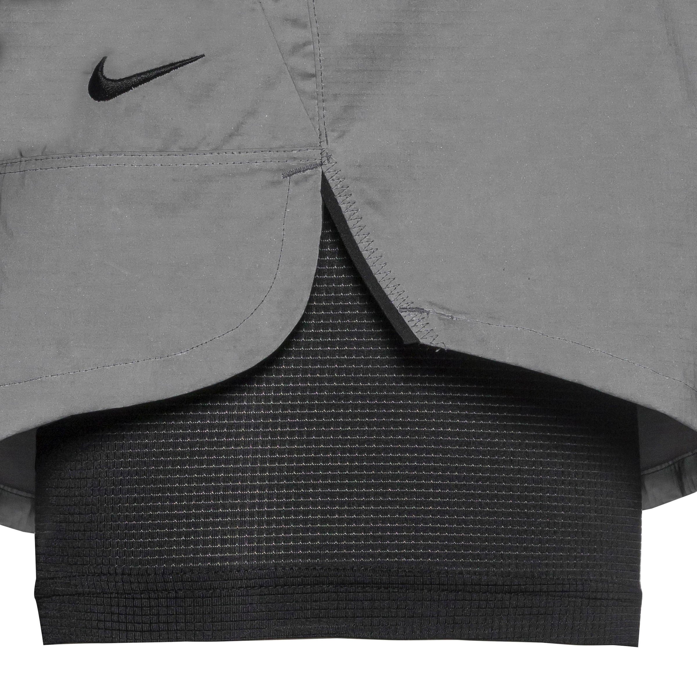 NIKE Regular Sportshorts 'REFLECT' in Grau