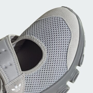 ADIDAS ORIGINALS Slip-on 'Adifom Megajane' in Grijs