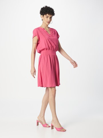 ICHI Платье в Ярко-розовый
