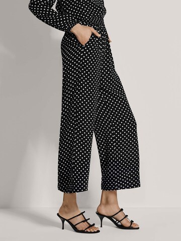 MADELEINE Loose fit Pants in Black