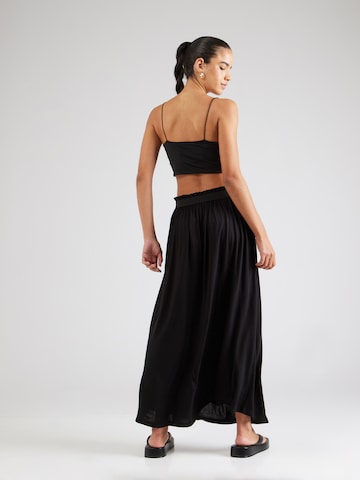 Gonna 'Amanda' di ABOUT YOU in nero