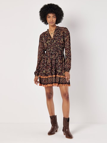 Robe Apricot en mélange de couleurs