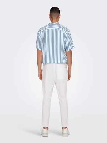 Tapered Pantaloni '22024966' di Only & Sons in bianco
