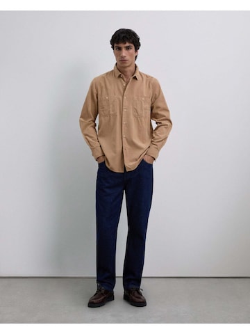 Scalpers Средняя посадка Рубашка 'Saint Corduroy' в Бежевый: спереди