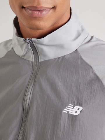 Geacă de primăvară-toamnă de la new balance pe gri
