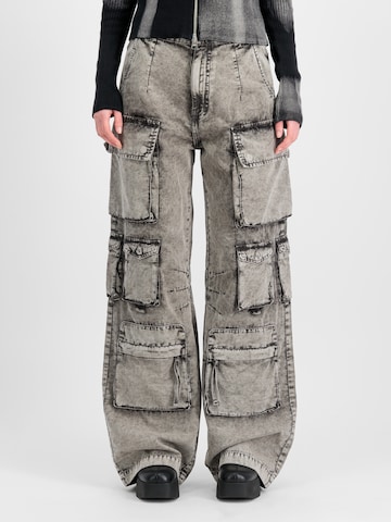 Loosefit Jeans cargo di ALPHA INDUSTRIES in grigio: frontale