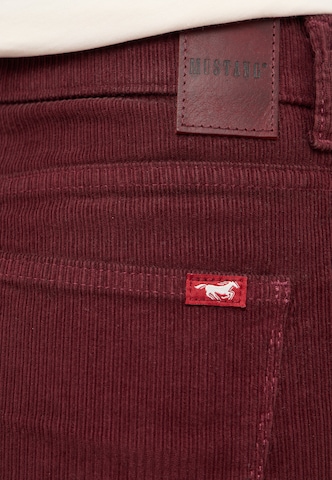 MUSTANG Loosefit Hose 'Madison' in Braun