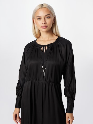 BOSS Black Košilové šaty 'Davinta1' – černá