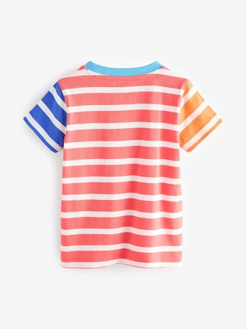 Tricou de la Next pe roșu