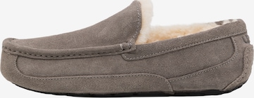UGG - Mocasines 'ASCOT' en gris: frente