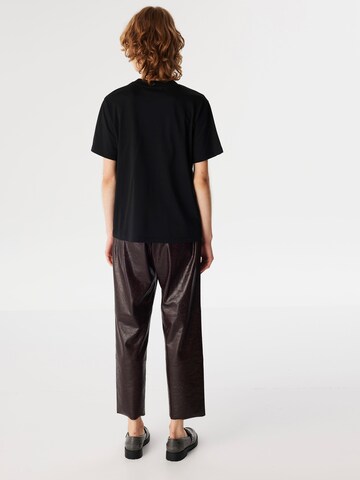 Twist Shirt in Black
