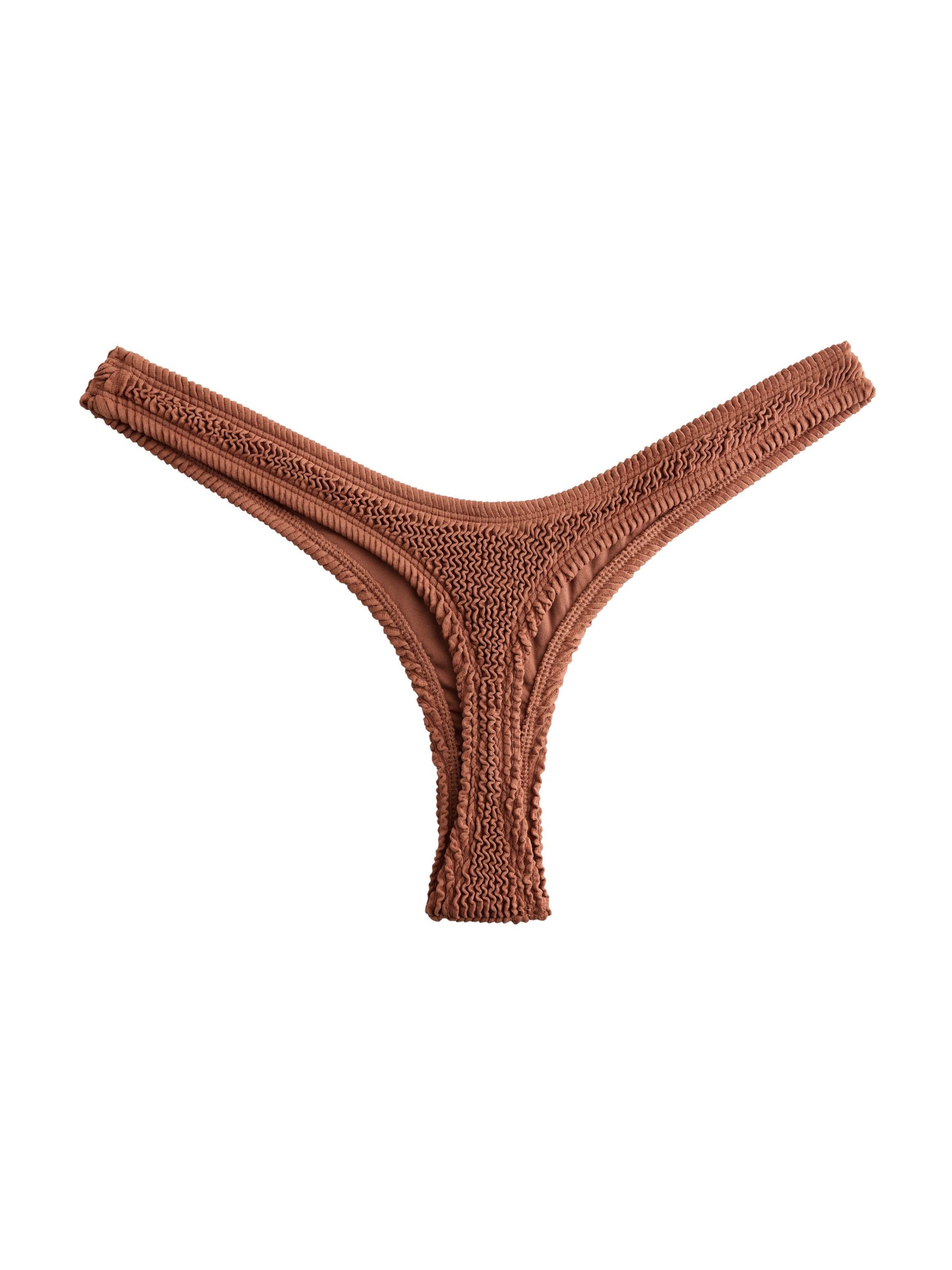 Slip costum de baie de la Next pe maro: față