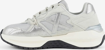 Sneaker bassa 'NEXA' di MUNICH in argento: frontale