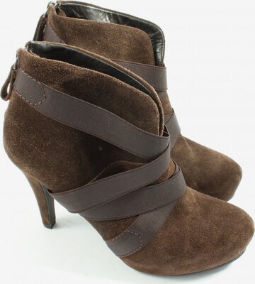 APEPAZZA Dress Boots in 41 in Brown: front