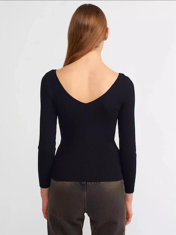 Hiccup Sweater in Black