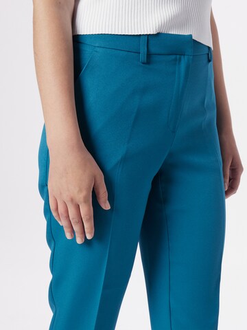 Coupe slim Pantalon à plis 'Grazer' Dorothy Perkins en bleu