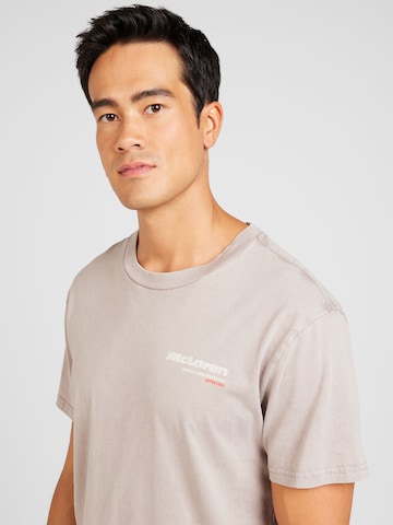 HOLLISTER - Camiseta 'JAPAN MCLAREN' en beige