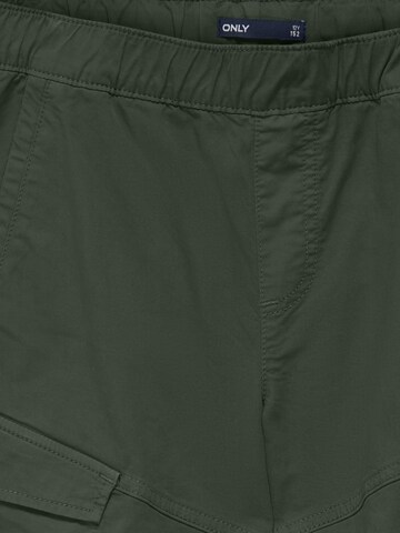 Effilé Pantalon 'KOBLaurtis' ONLY GIRLS en vert