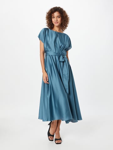 SWING Dress in Blue: front