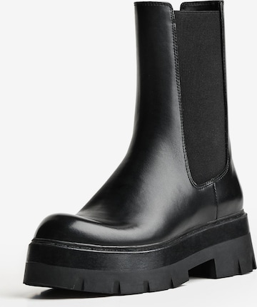 Bershka Chelsea-bootsi värissä musta: etupuoli