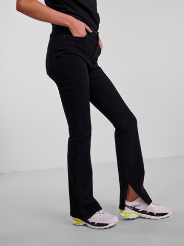 PIECES Flared Jeans 'Peggy' in Black