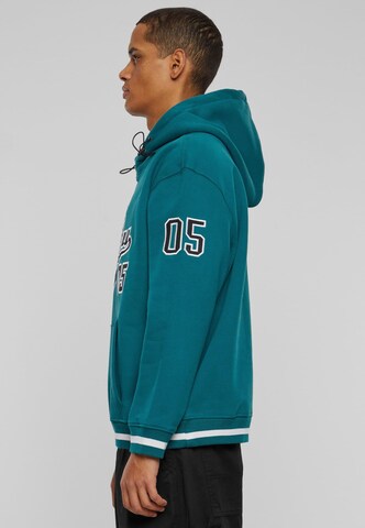 FUBU Sweatshirt in Grün