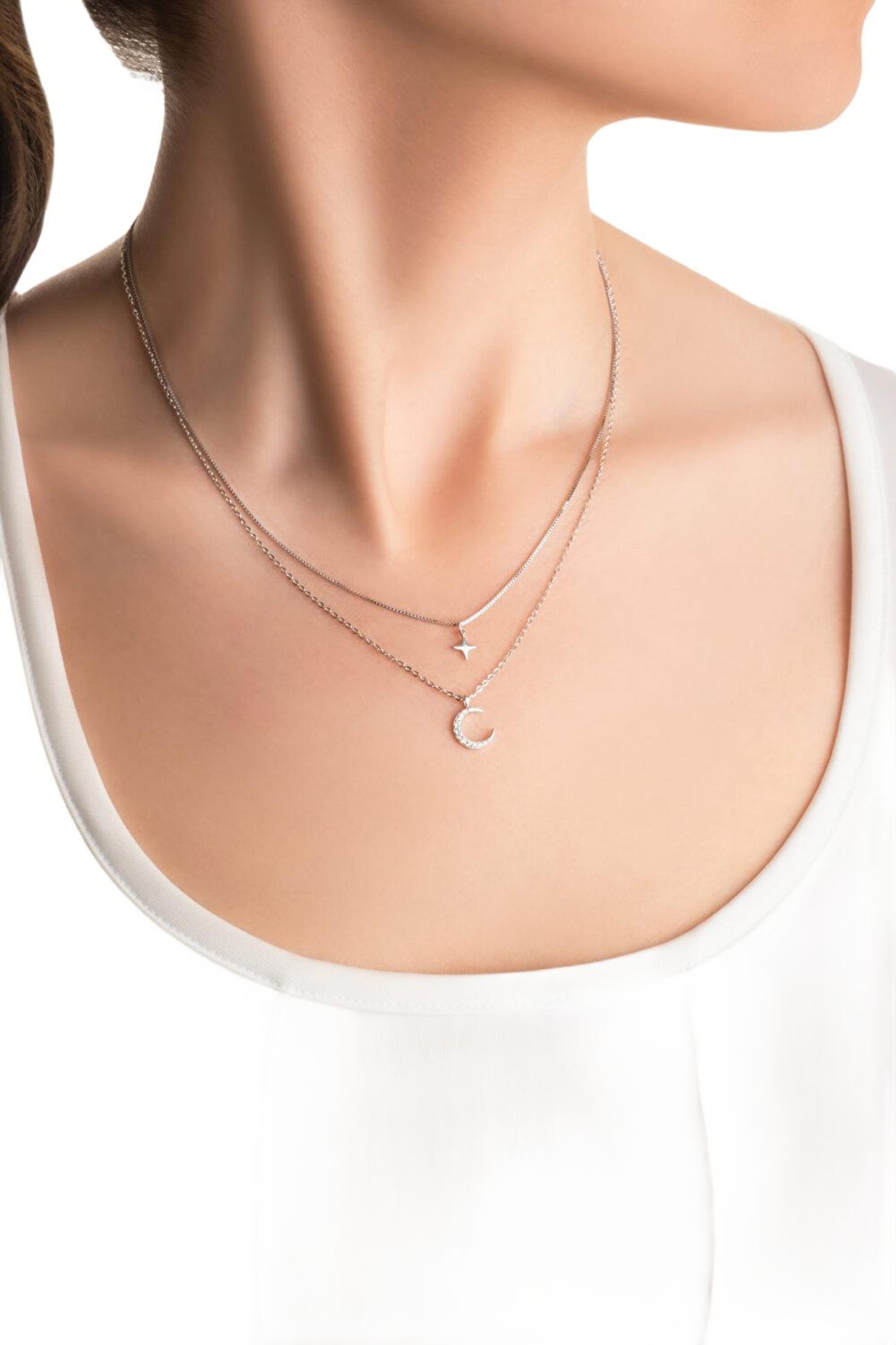 So Chic Necklace in Silver: front