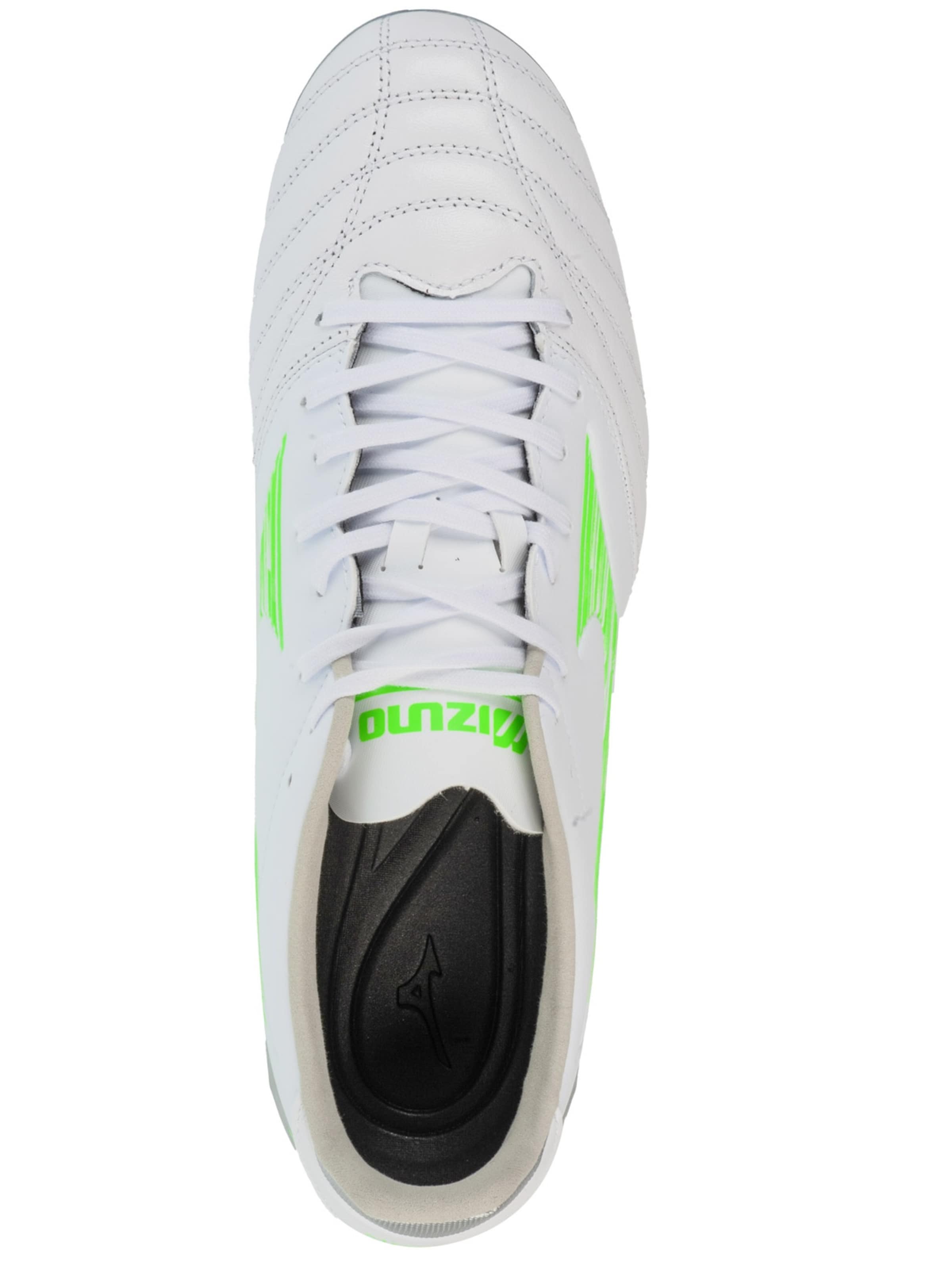 MIZUNO Soccer Cleats in White