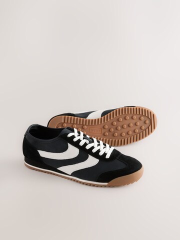 Next Sneaker in Schwarz
