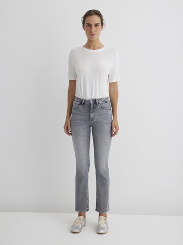 Mavi Slimfit Jeans 'KENDRA' in Grau