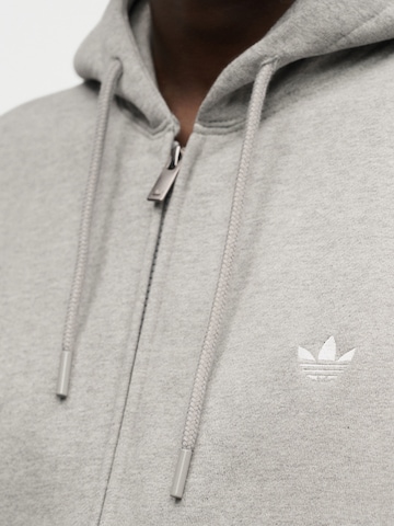 Veste de survêtement 'Trefoil Essentials' ADIDAS ORIGINALS en gris
