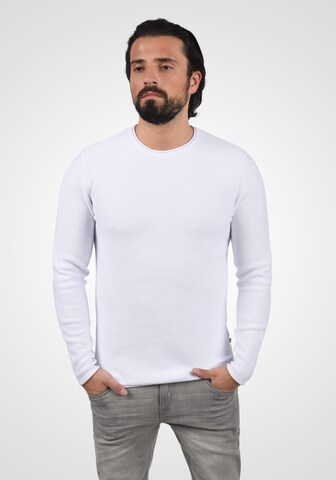 Casual Friday Sweater in White: front