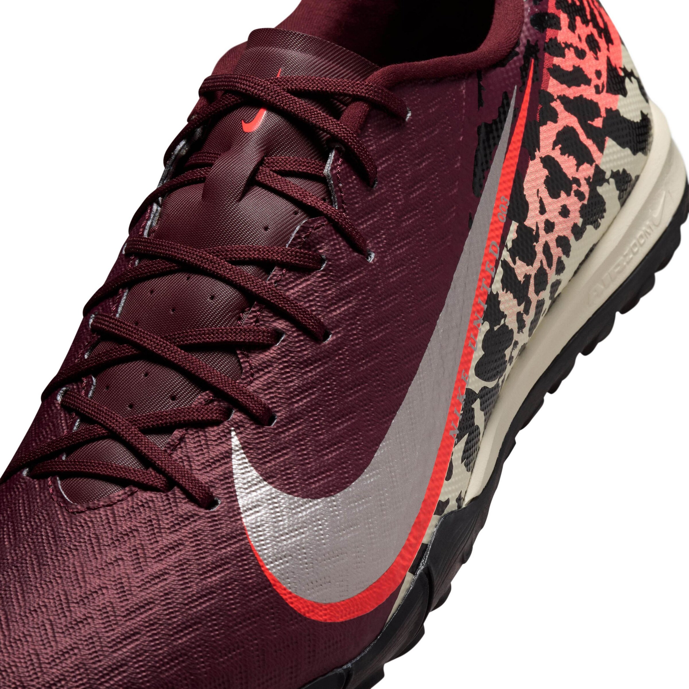 NIKE Soccer Cleats 'ZOOM VAPOR 16 ACADEMY TF NU3' in Red