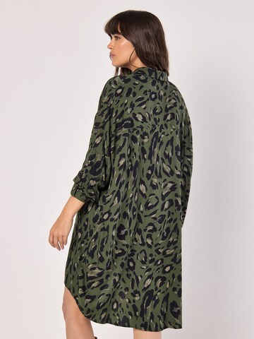 Robe ' ' Apricot en vert
