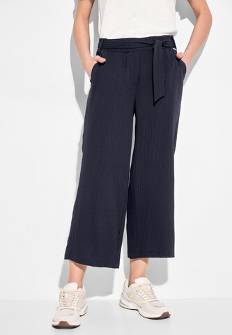 CECIL Loose fit Pants in Blue: front