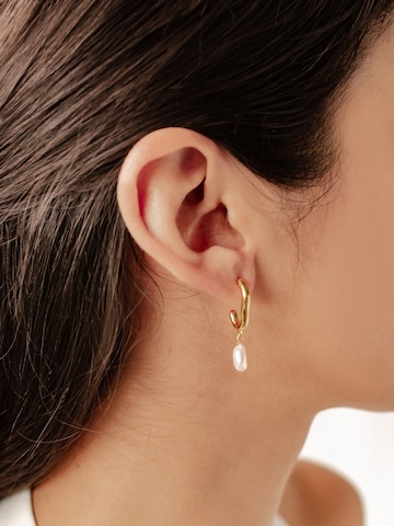Orecchini 'Chunky Pearl' di Hey Happiness in oro