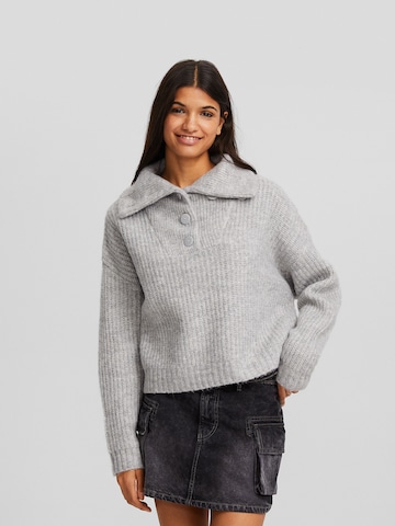 Bershka Sweater in Grey: front