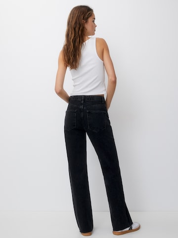 Pull&Bear Regular Jeans in Black