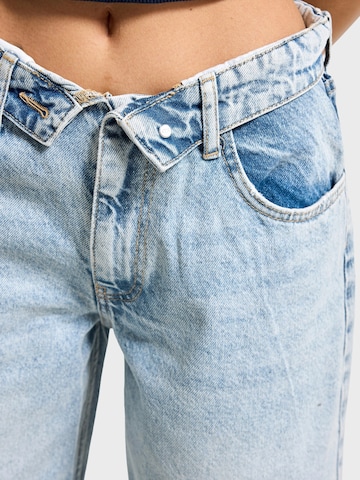 IT'S BASIC Regular Jeans 'BERMUDA DENIM SHORT' in Blauw