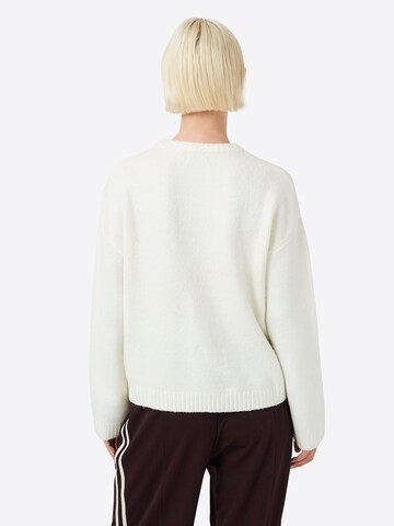 Pullover di BRAVE SOUL in bianco