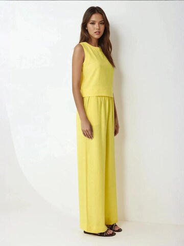 Pantalons de tailleur Hiccup en jaune