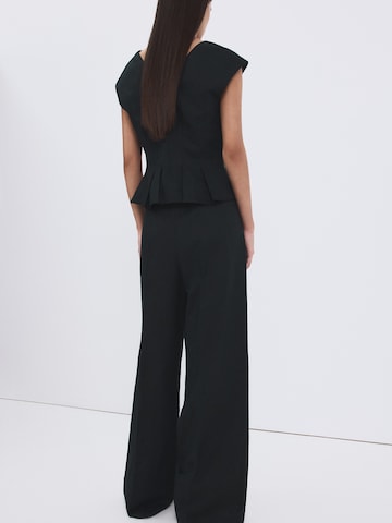 Wide leg Pantaloni con pieghe 'LBOLGA' di MANGO in blu