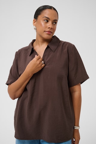 KAFFE CURVE - Blusa 'Odetha' en marrón