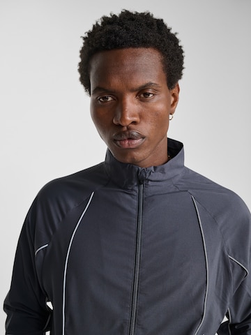 Hummel Sportjacke in Grau